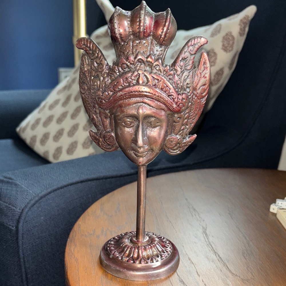 Decorative Balinese-style decorative mask